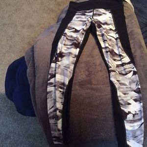 Athleta Vivid Salutation Picket Tight